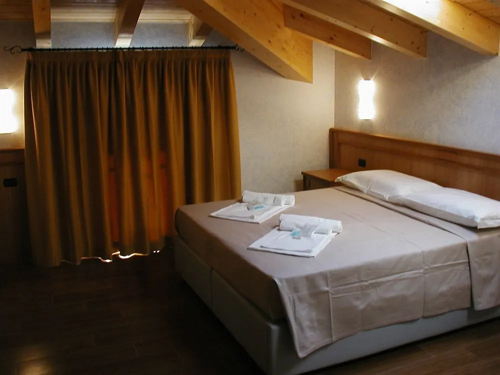 Azzano Holidays B&B Mezzegra Frühstückspension