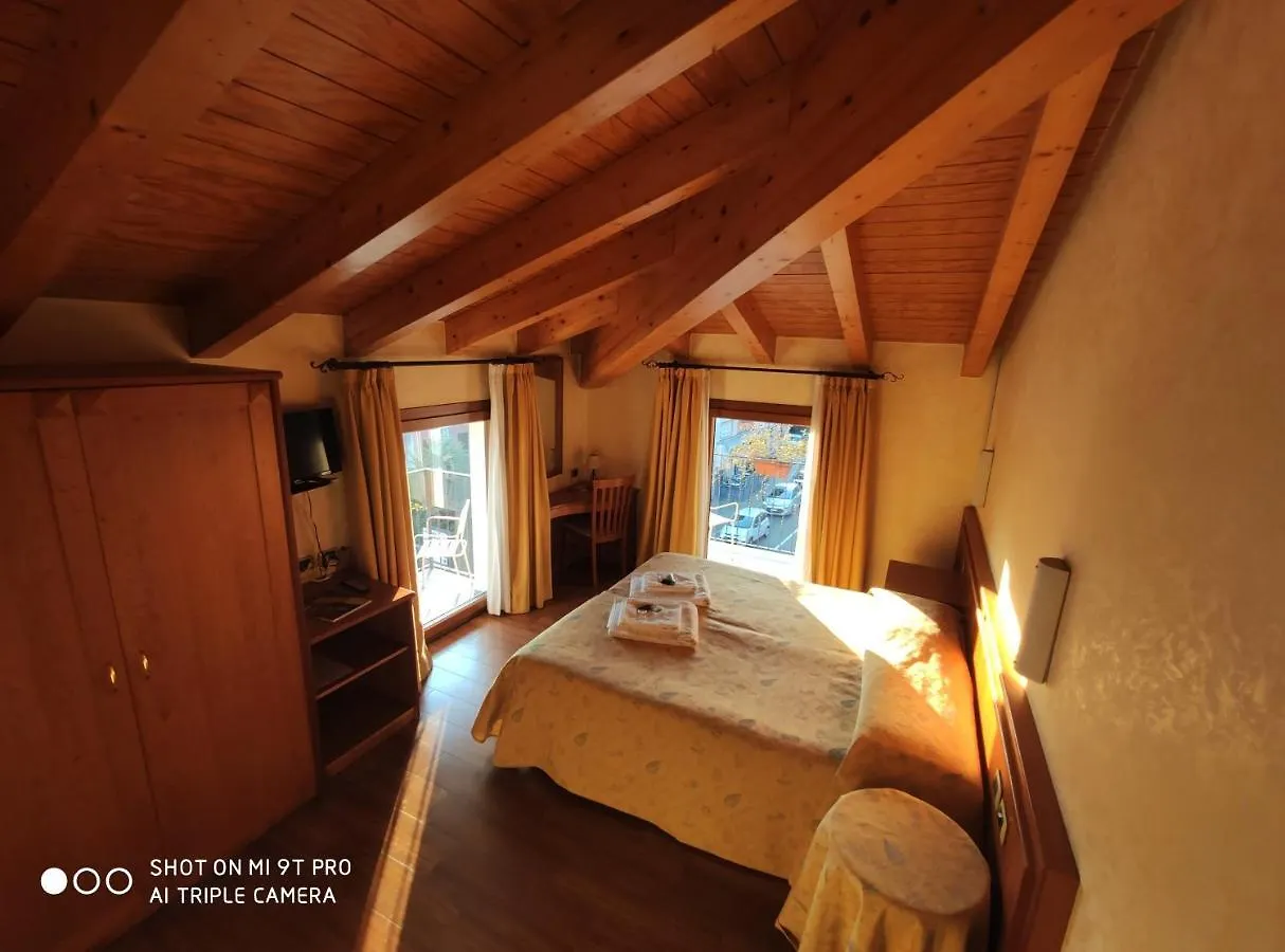 Azzano Holidays B&B Mezzegra