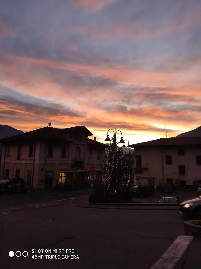 Azzano Holidays B&B Mezzegra 2*,
